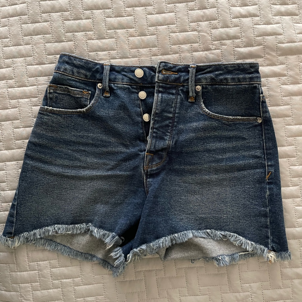 Good American Button Front Jean Shorts Size 6/28